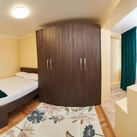 Star Apartment *